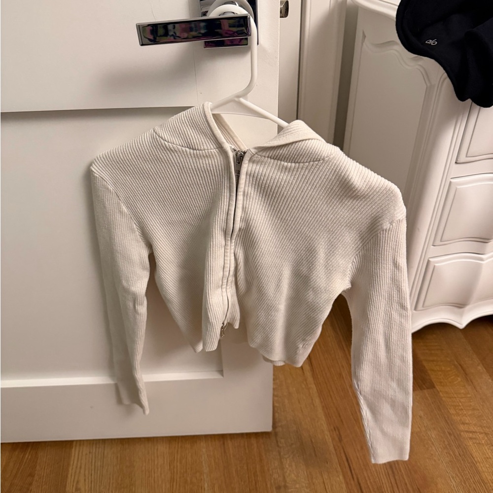 Brandy Melville Ribbed Zip-Up cropped hoodie